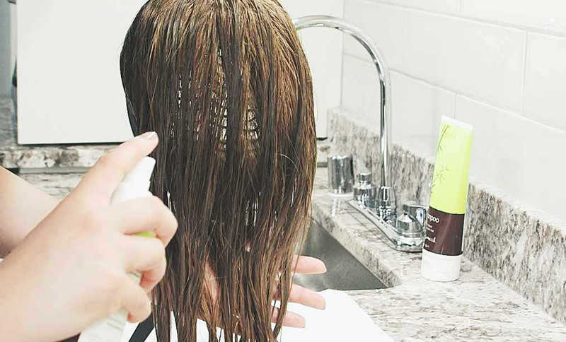 empujar Perspectiva Merecer Cómo cuidar una peluca de pelo sintético? Hidratar-Suavizar